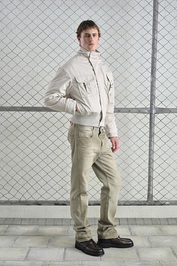 سترة بيضاء تقنية من نوع بومبر - 1