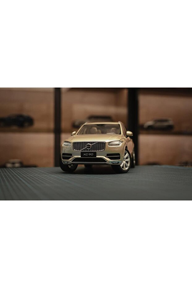 نموذج سيارة فولفو XC90 T6 بمقياس 1/18 مع أبواب قابلة للفتح