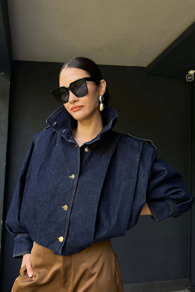 سترة من قماش الدنيم مع تفاصيل مطوية - 3