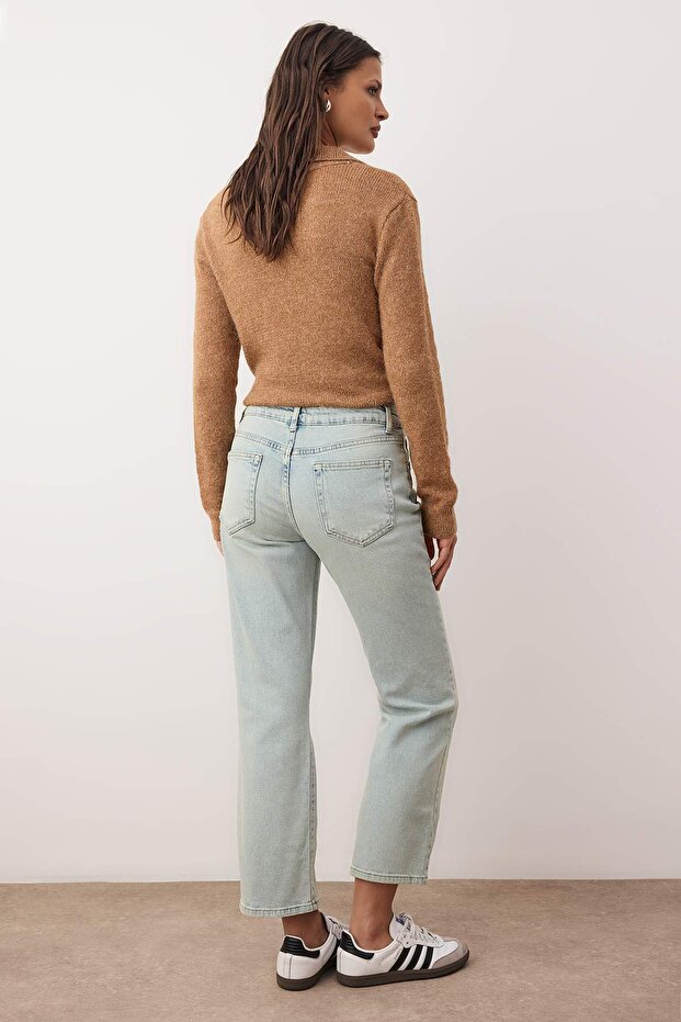 Açık Mavi Normal Bel Comfort Bootcut Straight Jeans TWOAW26JE00143 - 4