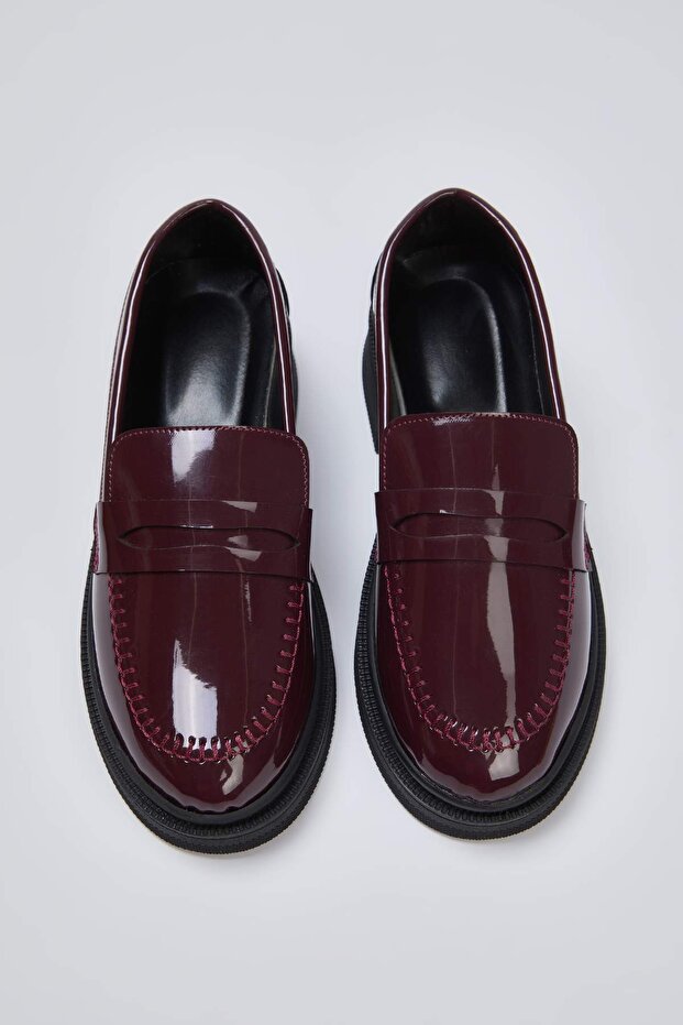 Kahverengi Rugan Dikiş Detaylı Kadın Loafer Ayakkabı TAKAW26LA00006 - 3