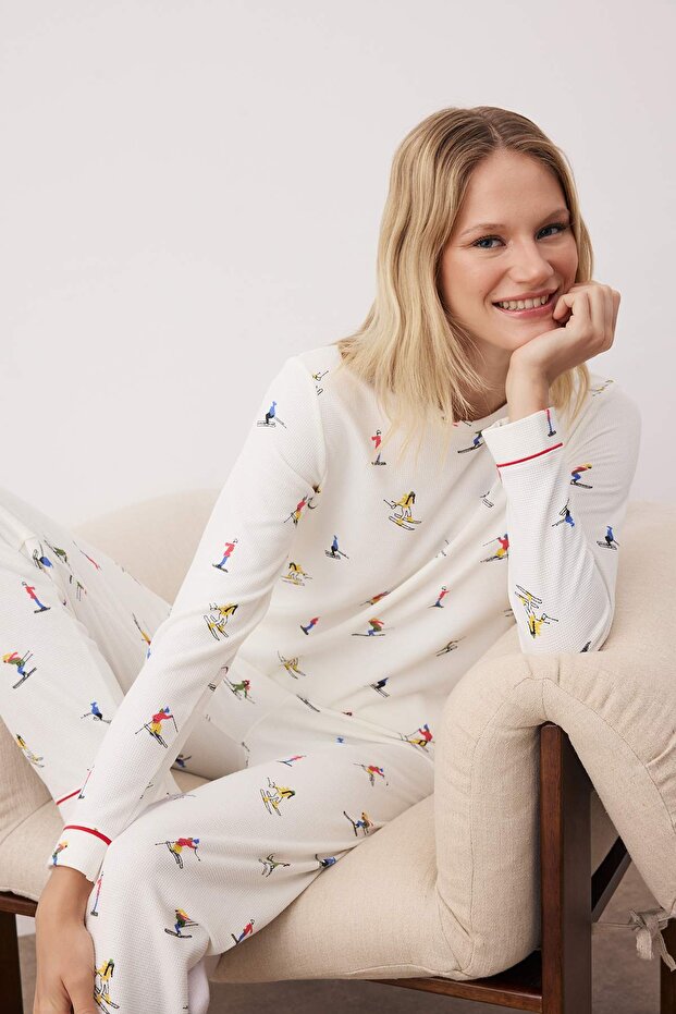 Beyaz Kış/Kayak Desenli Biyeli Yumuşak Kışlık Waffle Örme Pijama Takımı THMAW26PT00208 - 1