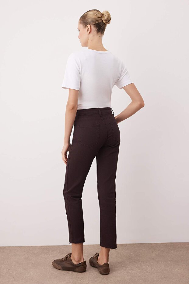 Kahverengi Yüksek Bel Paçası Kesikli Comfort/Esnek YENİ Mom Jeans TWOAW26JE00026 - 4