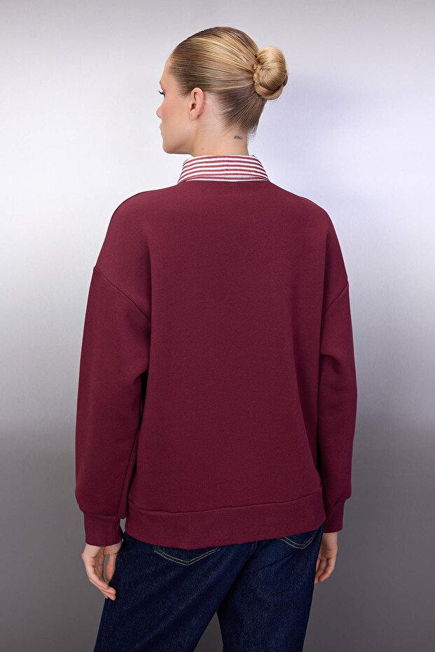 Bordo Dokuma Garni Detaylı Oversize Kalıp Polo Yaka Kalın içi Polarlı Örme Sweatshirt TWOAW26SW00116 - 4