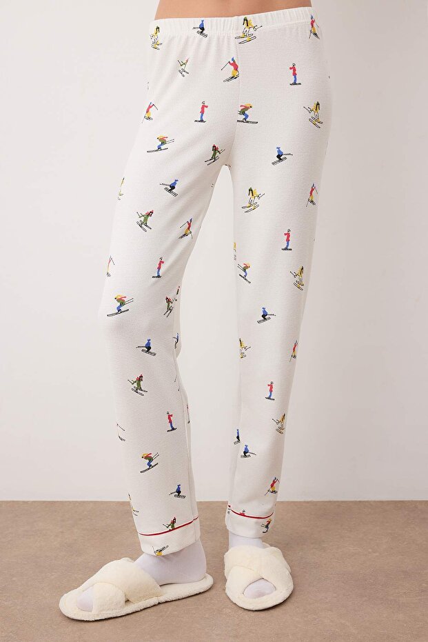 Beyaz Kış/Kayak Desenli Biyeli Yumuşak Kışlık Waffle Örme Pijama Takımı THMAW26PT00208 - 3