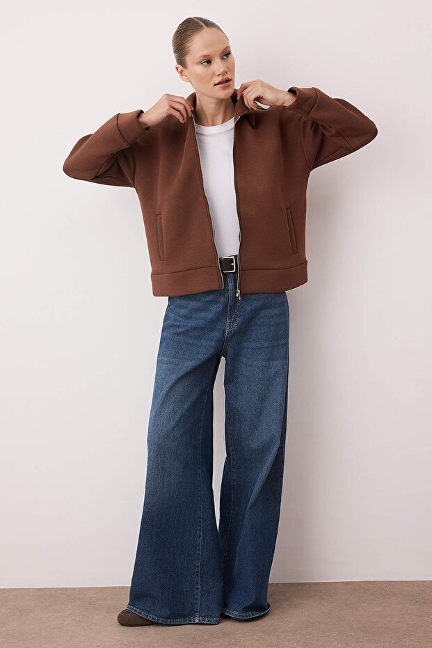 Kahverengi Fermuarlı Polo Yaka Oversize Kalın İçi Polarlı Örme Sweatshirt TWOAW26SW00120 - 2