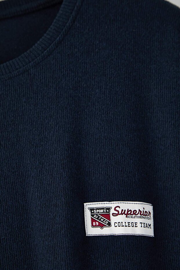 Lacivert Yeni Oversize/Geniş Yumuşak Dokulu Kolej Şardonsuz Büyük Beden Sweatshirt TMNAW26AO00007 - 3