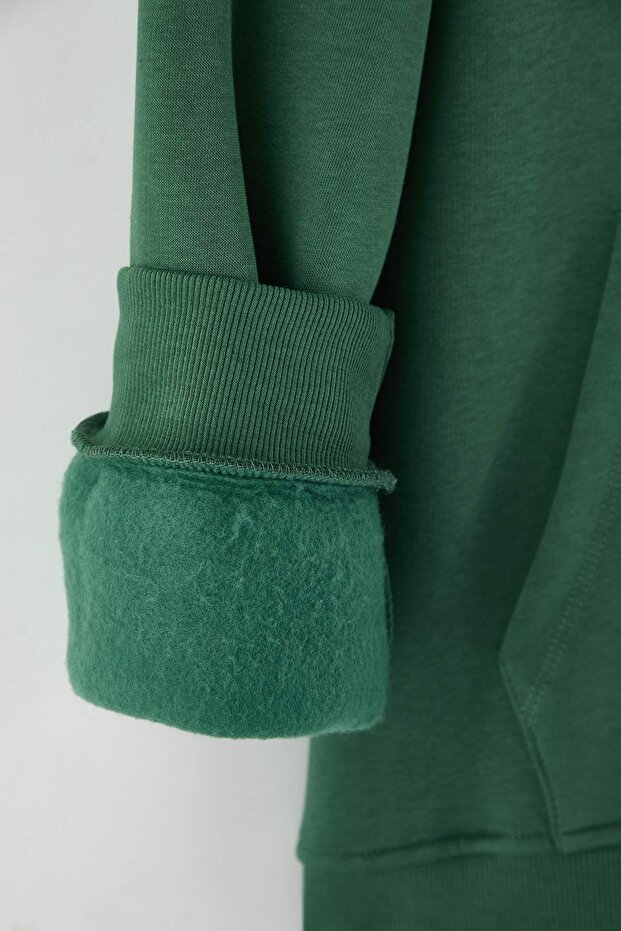 Büyük Beden Yeşil Oversize İçi Polar/Sıcak Tutan Nakışlı Sweatshirt TMNAW25AO00057 - 4