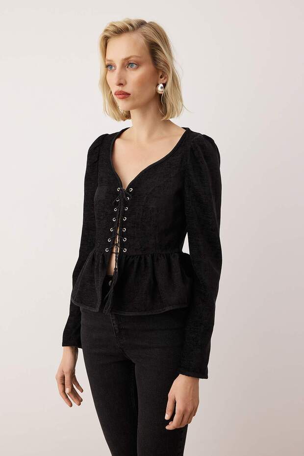 EXCLUSIVE Siyah Kadife Dar Kalıp Kuş Gözü Detaylı Peplum Dokuma Bluz TWOAW26BZ00264 - 3