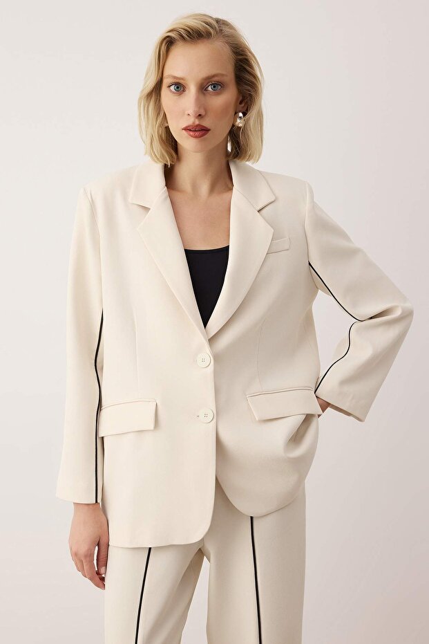 EXCLUSIVE Özel Koleksiyon Ekru Biye Detaylı Oversize Blazer Ceket TWOAW26BC00053 - 2
