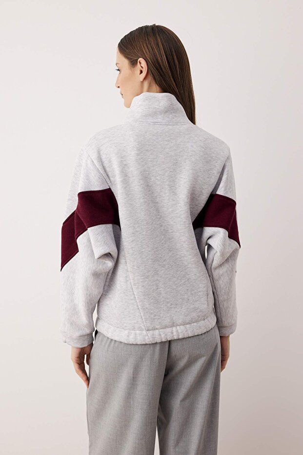 Gri Melanj Bordo Renk Bloklu Fermuarlı Dik Yaka Oversize Bomber Örme Sweatshirt TWOAW26SW00037 - 4