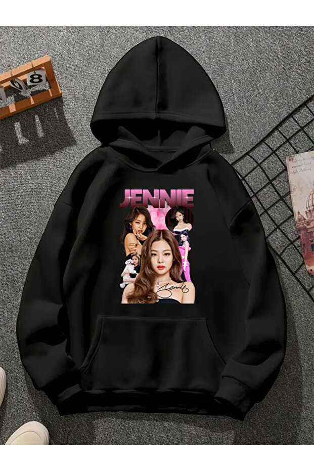 سويت شيرت أسود بقلنسوة مطبوعة من jennie v1