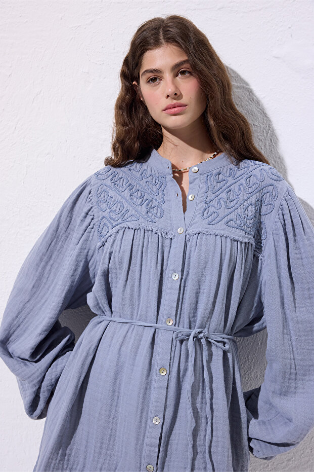 MÜSLİN İŞLEMELİ GÖMLEK MAVİ - 2