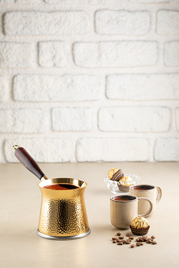 Flecked 6-Person Wooden-Handled Cast Coffee Pot - Compatible with Induction Cooktops 500 Ml