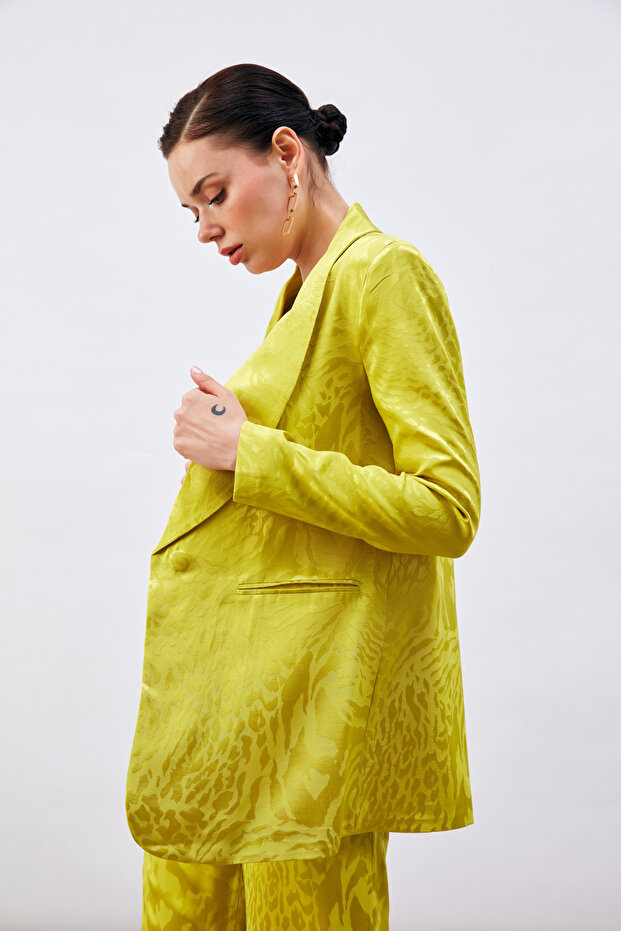 سترة ساتان منقوشة باللون الأخضر الزيتي - 5