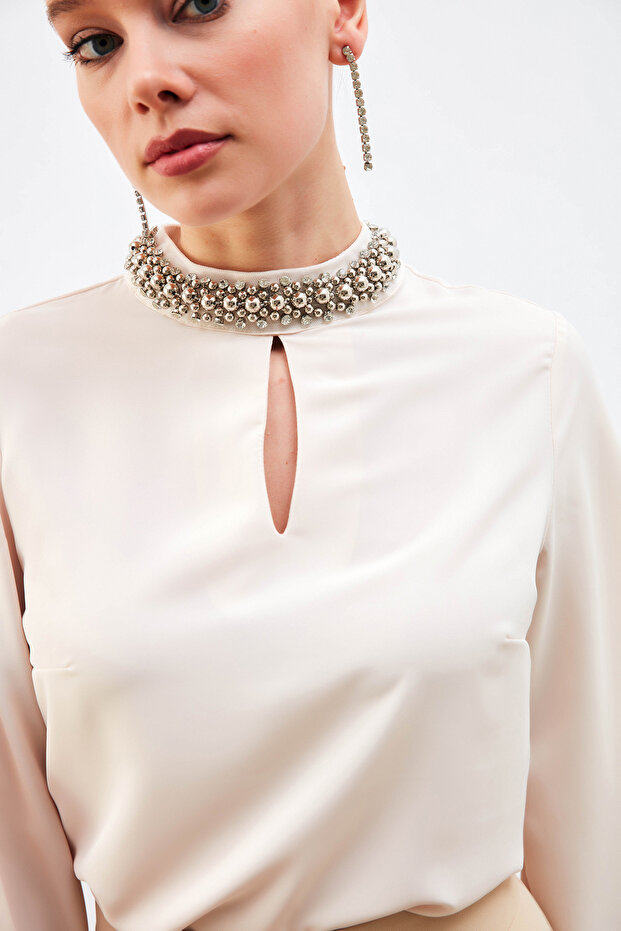 Bluse mit Kragen-Accessoires - Beige - 5