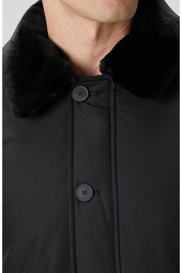 Siyah Kürk Detaylı Mont - 6