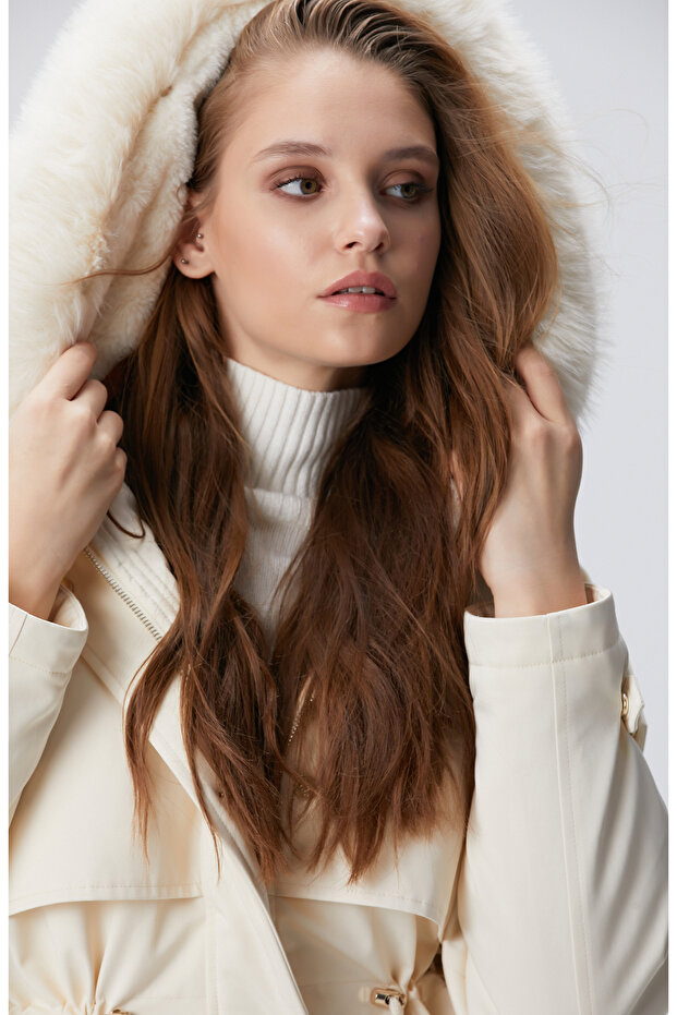 Kırık Beyaz Kaban - 2