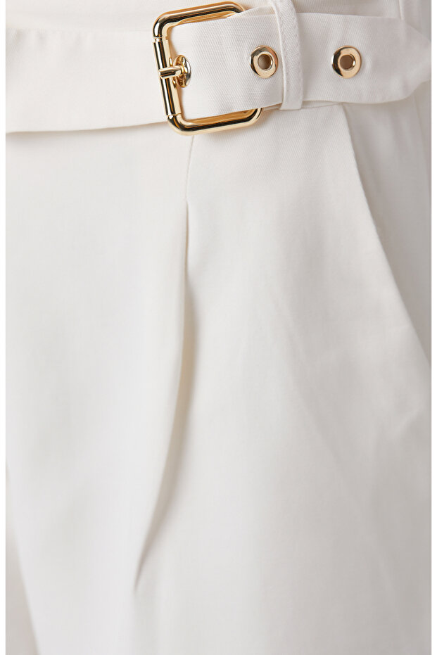 Kırık Beyaz Şort - 6