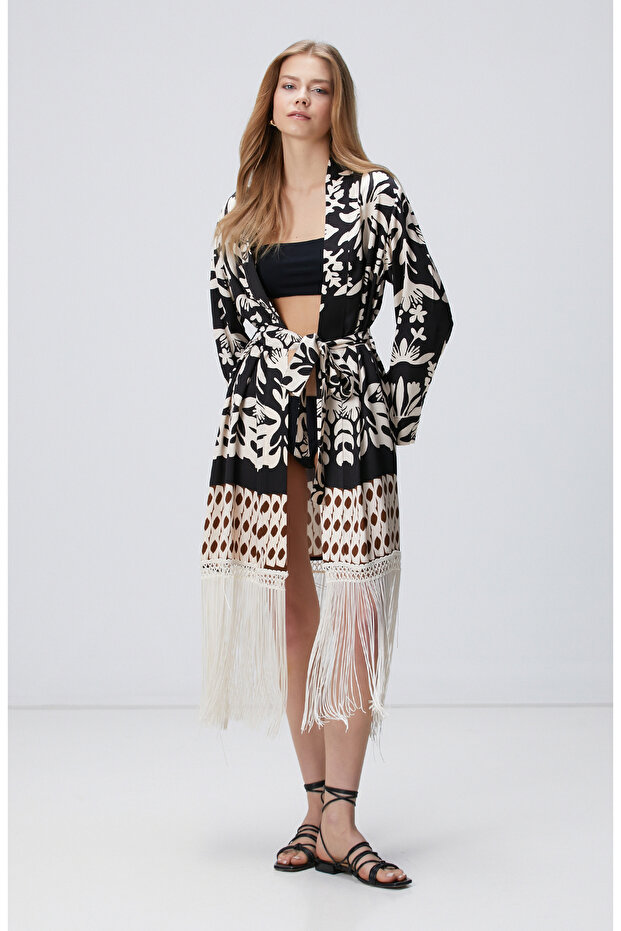 Siyah Püsküllü Desenli Kaftan - 1