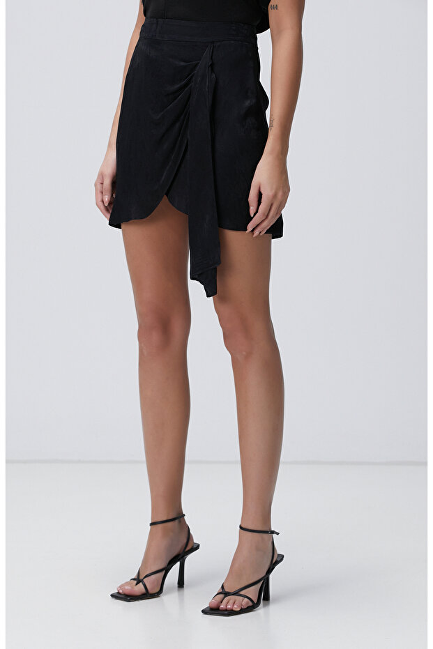 Siyah Jakarlı Mini Etek - 2