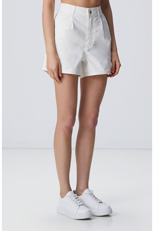 Kırık Beyaz Kısa Denim Şort - 4