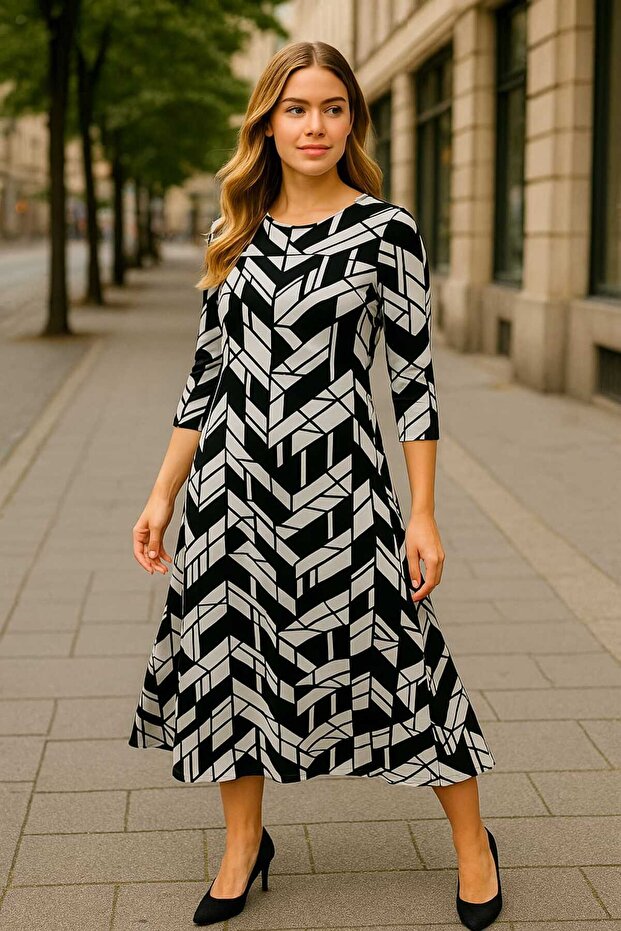 Women's Plus Size Black, Crew Neck, Three Quarter Sleeve Viscose Midi Dress 65N39157