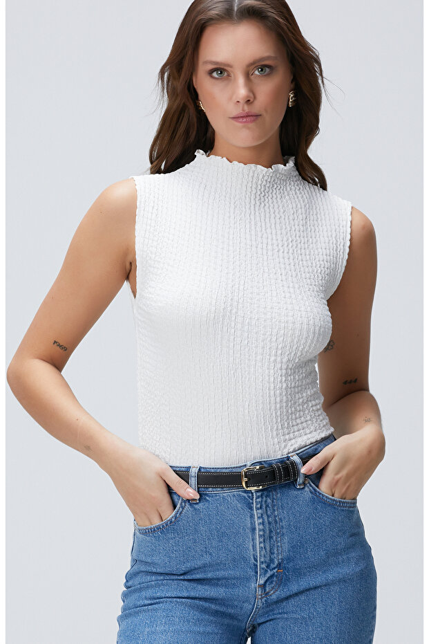 Beyaz Gofreli Örme Bluz - 1