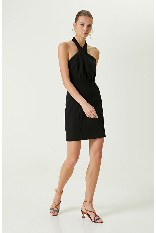 Kolsuz Siyah Elbise - 1