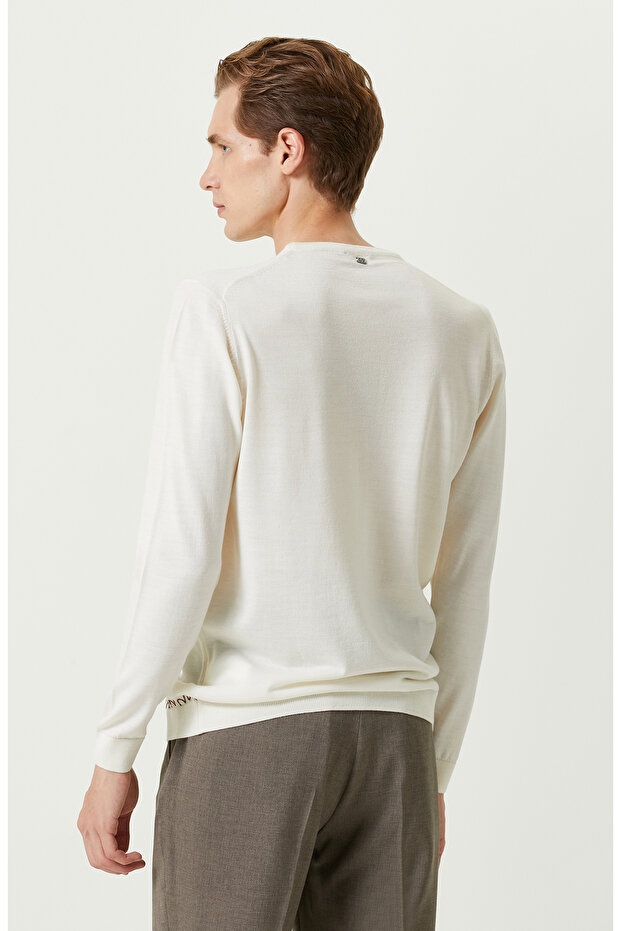 Ekru Nakış Detaylı Kazak - 4