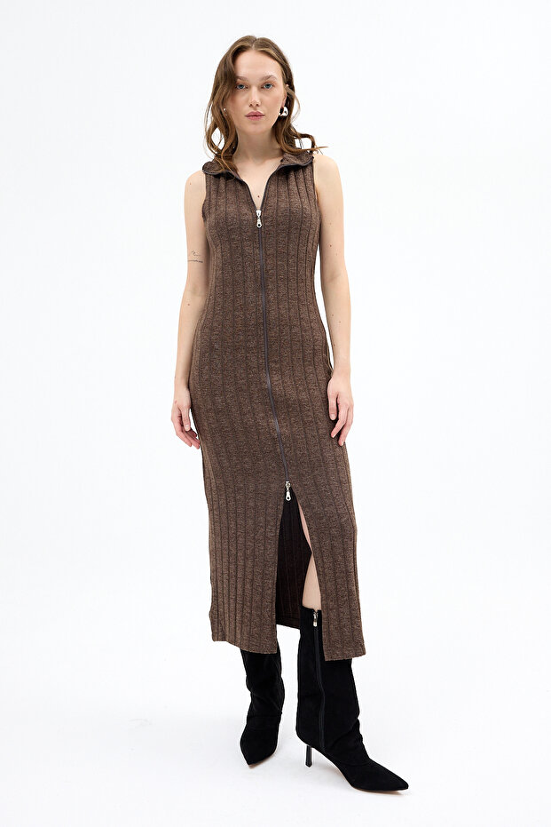 8152A Rochie cu fermoar frontal maro - 2