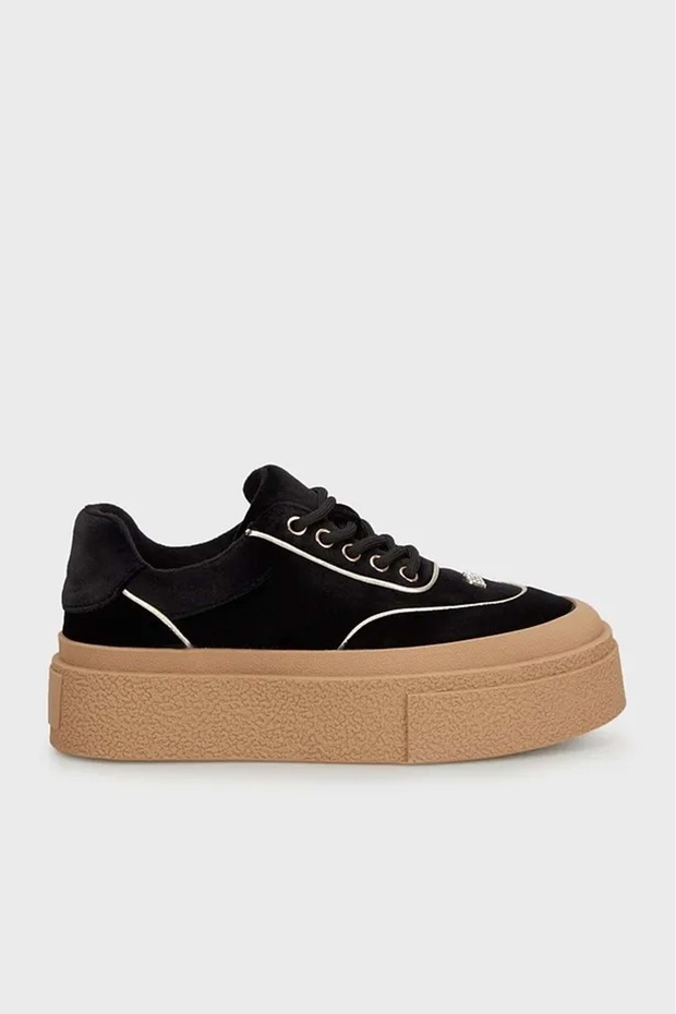 25K330 Women's Hidden Wedge Heel Sneakers