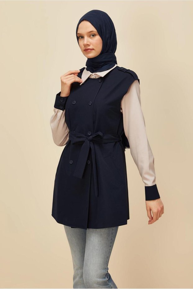 Tunic with Belt and Vest 46065