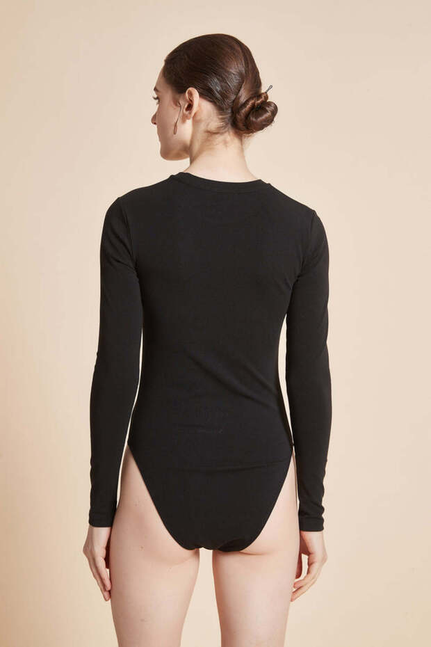 بلوزة سادة بأكمام طويلة - 6