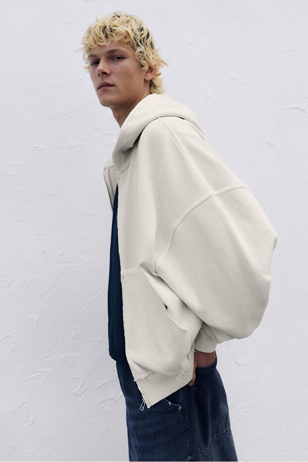 Kapüşonlu Fermuarlı Yıpranmış Sweatshirt - 2