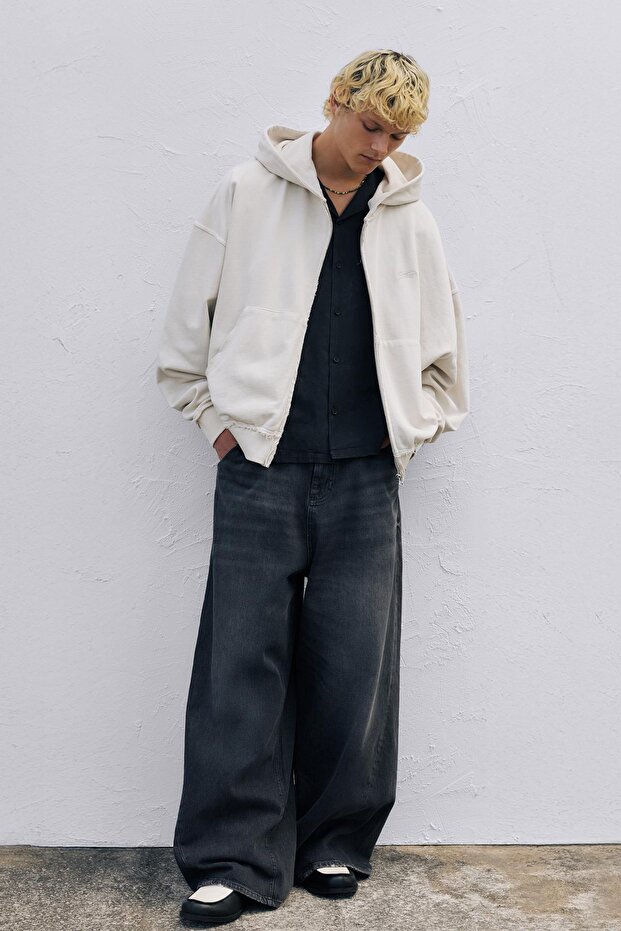 Kapüşonlu Fermuarlı Yıpranmış Sweatshirt - 1