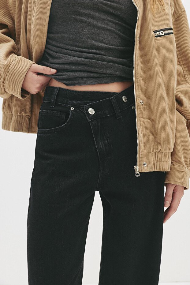 Çapraz kemerli geniş paça jean - 4