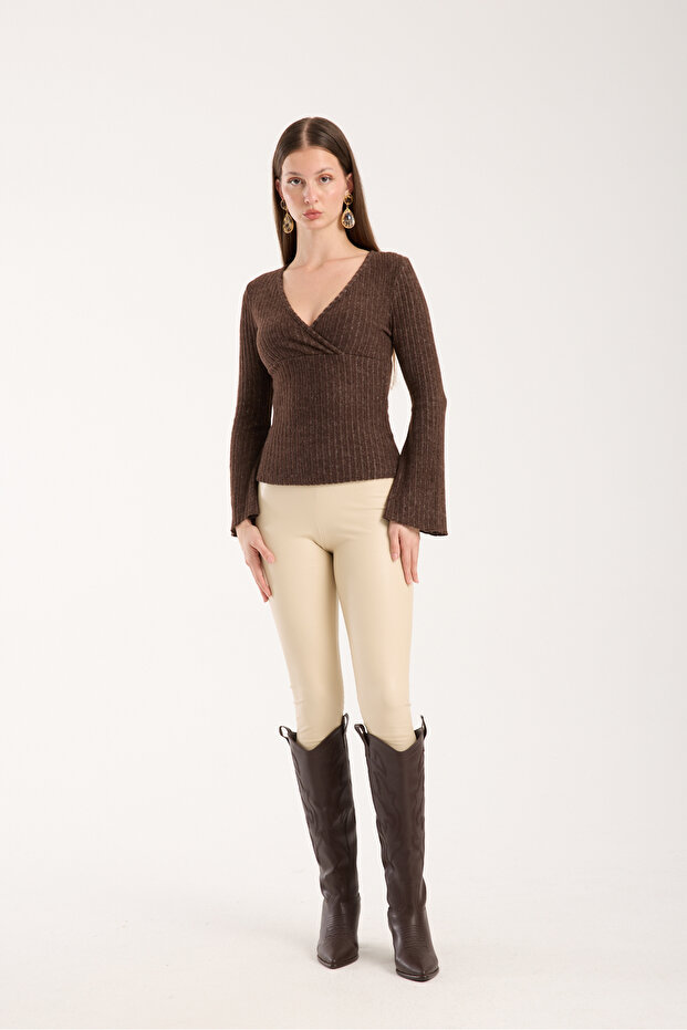 Kahve Anvelop Yaka İspanyol Kol Triko Bluz - 5