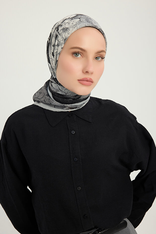 مواسم هادئة - رمادي - وشاح منقوش من إيفيليا - 90x90 سم