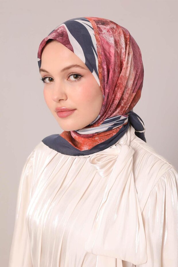 وشاح قطني بنمط الحمار الوحشي باللون الأزرق الداكن