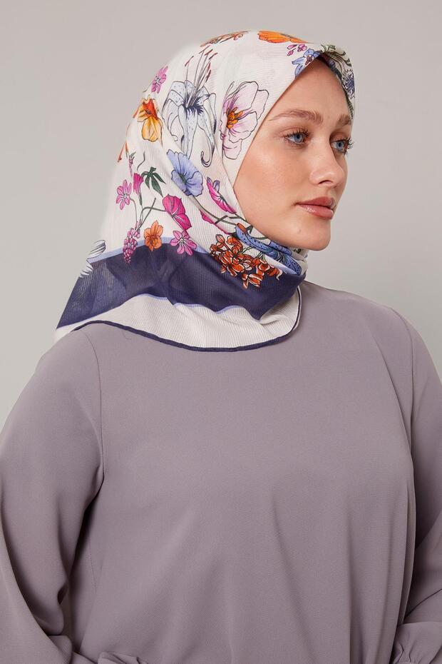 وشاح قطني بنمط ديزي باللون الأزرق الداكن