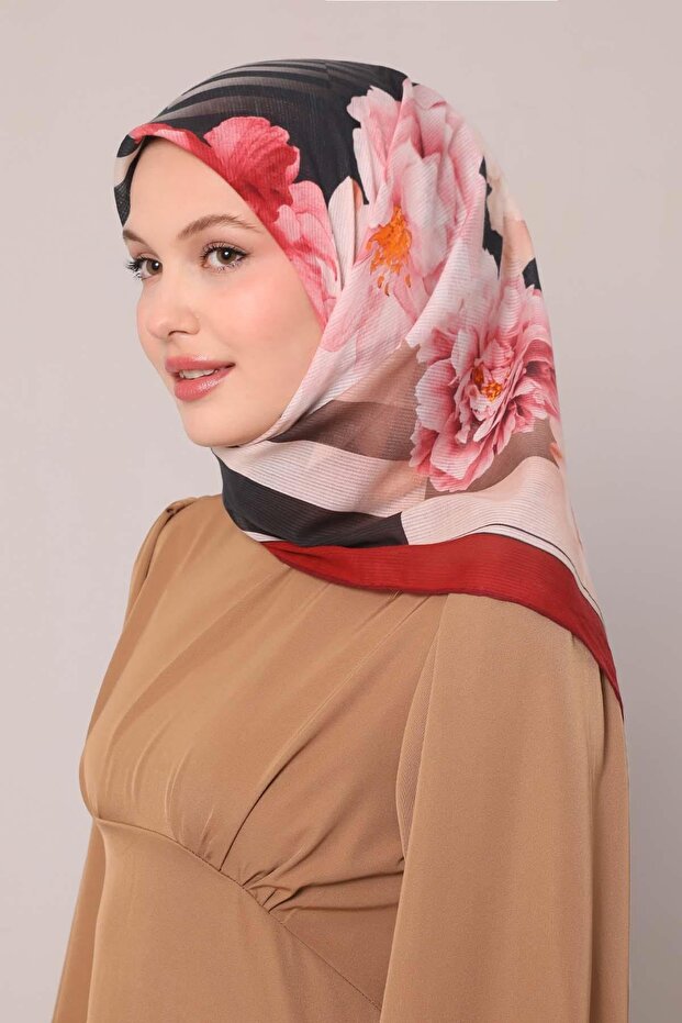 وشاح قطني بنمط زهور مخططة باللون الأحمر