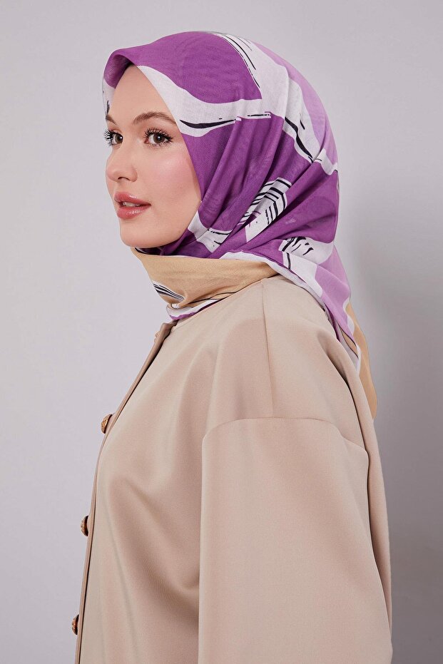 وشاح ناعم بنمط تجريدي باللون الفوشيا - 2