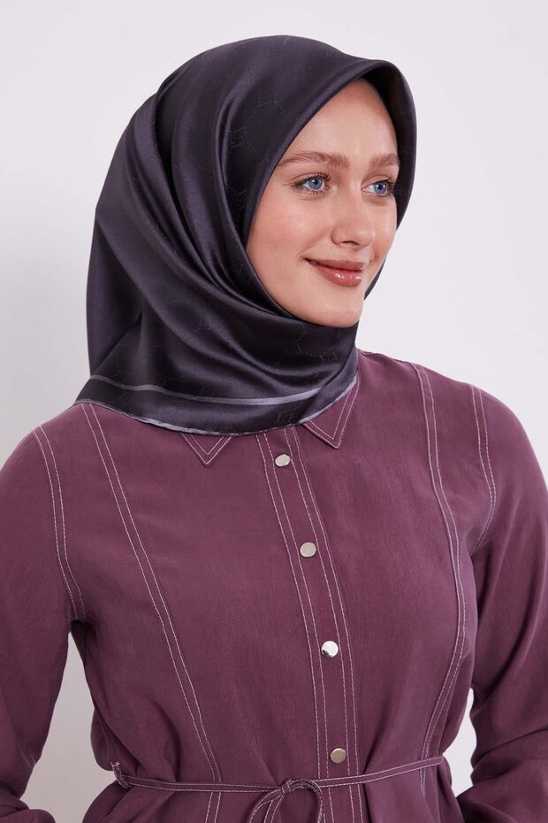 وشاح حريري بنمط خلية النحل من أنثراسايت - 1