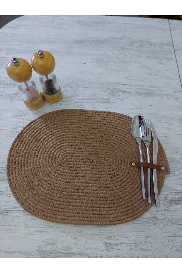 Oval Supla with Spoon, American Serving Style