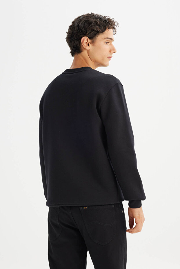 سويت شيرت أسود للرجال (رمز الموديل: L212299001) - 3