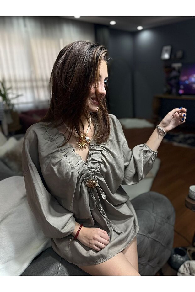 Güneş Broşlu İthal Bluz - 3