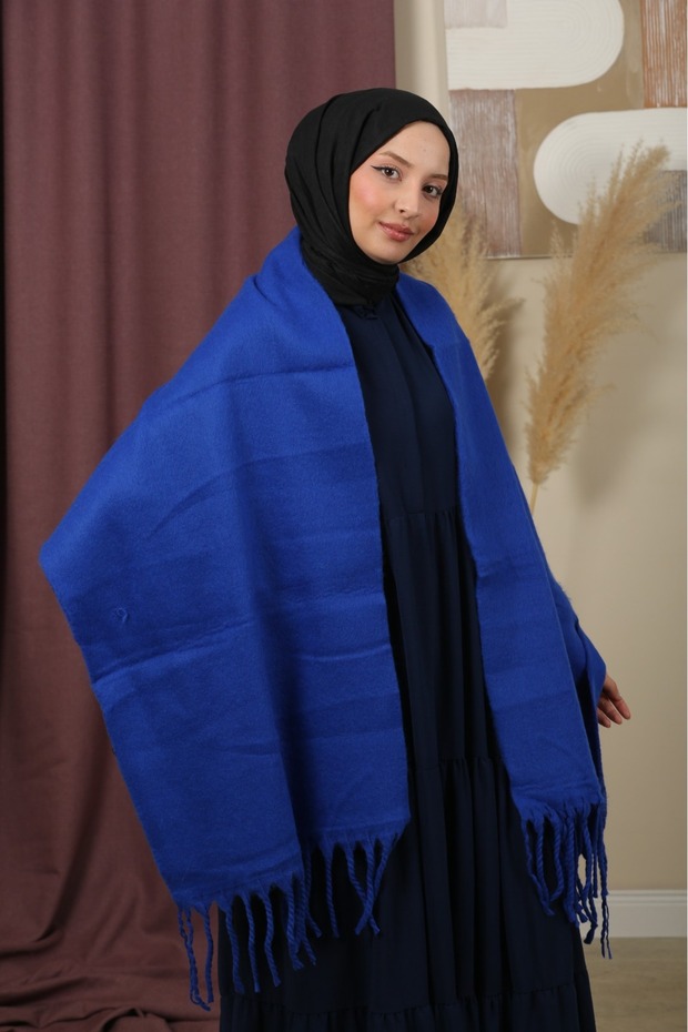 شال كتف شتوي بلون واحد على الوجهين - 5