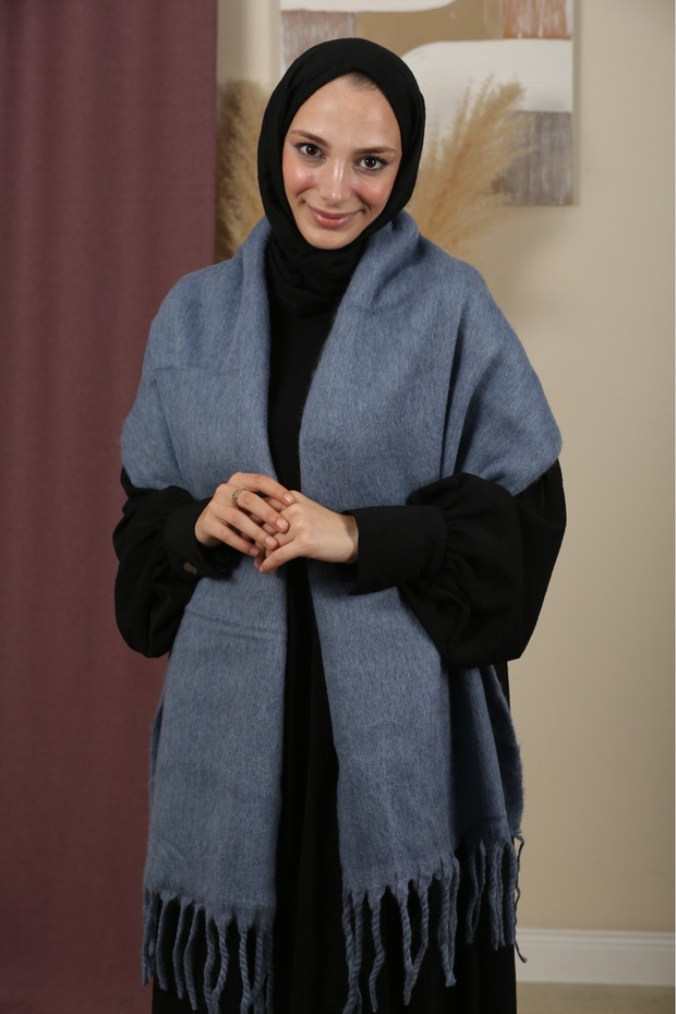 شال كتف شتوي بلون واحد على الوجهين - 3