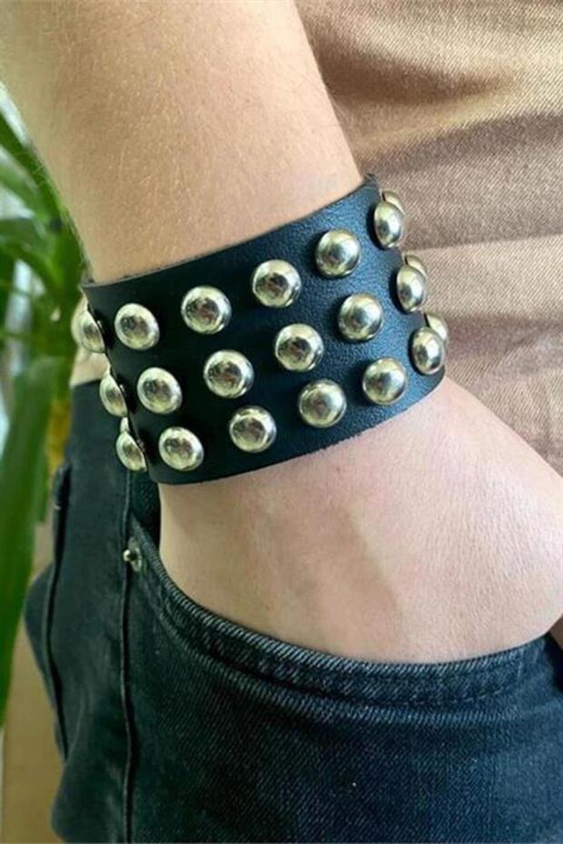 Black Triple Round Metal Detailed Leather Bracelet